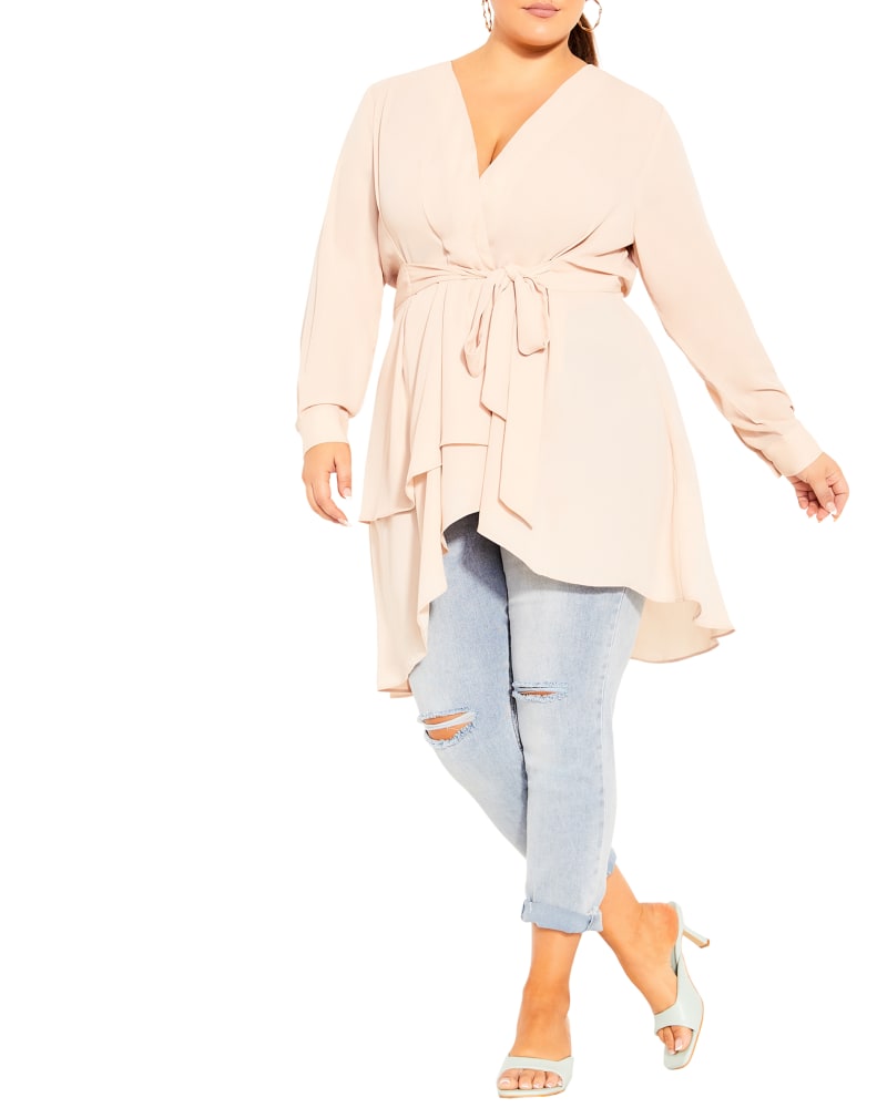 Front of a model wearing a size XS Shibara Top in Ivory by City Chic. | dia_product_style_image_id:228569